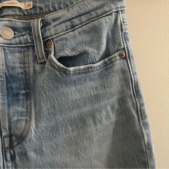Levi’s Wedgie Straight - Light Wash - Picture 7 of 12